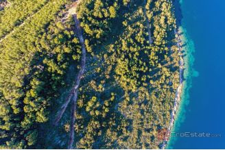 010 2047 18ex peljesac private seafront estate for sale