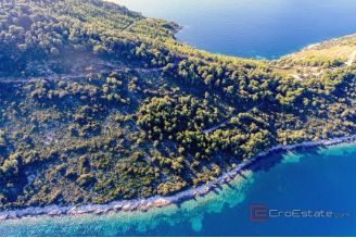 010 2047 18ex peljesac private seafront estate for sale