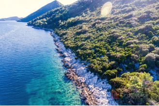 010 2047 18ex peljesac private seafront estate for sale