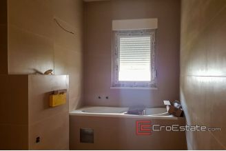 13 2024 110 Split apartment for sale