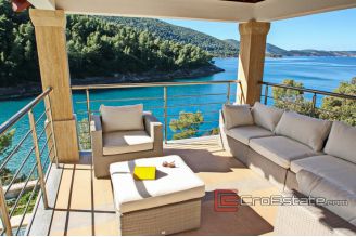 20 2013 78 Korcula villa seafront for sale