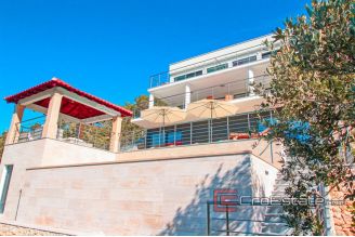 20 2013 78 Korcula villa seafront for sale