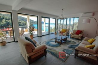 20 2013 78 Korcula villa seafront for sale