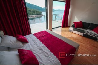 20 2013 78 Korcula villa seafront for sale