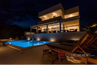 20 2013 104 Ciovo Villa for sale