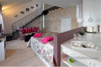 13 3417 30 Split Apartment For Sale