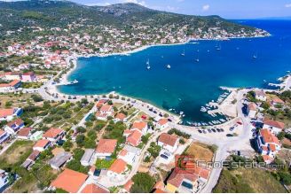 14 2016 346 near trogir seafront house for sale