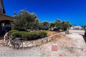 14 2016 346 near trogir seafront house for sale