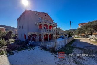 14 2016 388 Trogir area house sea view for sale