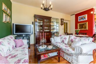 11 2013 84 Split apartment for sale