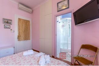 11 2013 84 Split apartment for sale