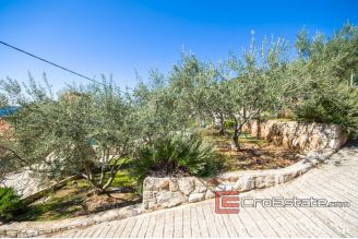 15 2013 76 Korcula house seafront for sale