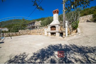 15 2013 76 Korcula house seafront for sale