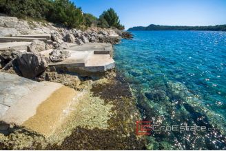 15 2013 76 Korcula house seafront for sale