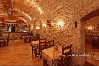 13 2021 144 Hvar restaurant waterfront for sale