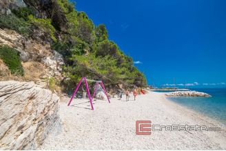 20 2022 195 Omis area house sea front for sale