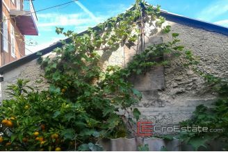 08 2018 103 Split center house for sale