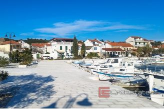 05 Murter house seafront for sale