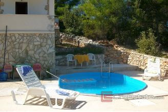 019 3668 30 island solta house sea view for sale