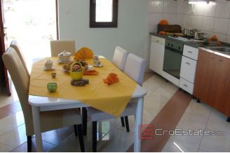 019 3668 30 island solta house sea view for sale