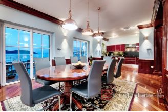 19 2011 81 Vis Villa seafront stone for sale