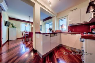 19 2011 81 Vis Villa seafront stone for sale