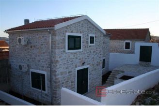 012 3651 30 island murter house for sale