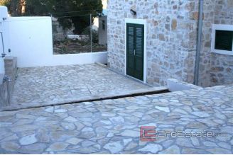 012 3651 30 island murter house for sale