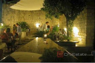 014 3546 30 Vis hotel sale