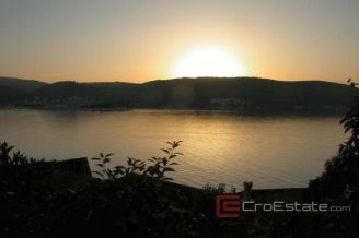 014 3546 30 Vis hotel sale