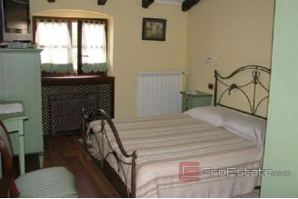 12 3438 30 Porec house for sale