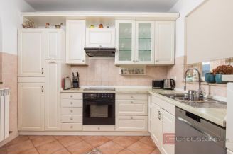 018 3437 30 Umag Villa with pool for sale