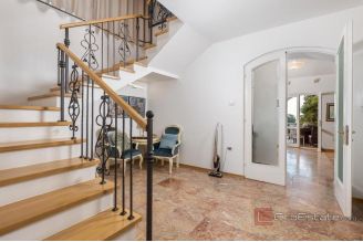 018 3437 30 Umag Villa with pool for sale