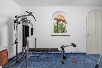 018 3437 30 Umag Villa with pool for sale