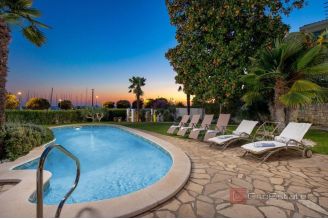 018 3437 30 Umag Villa with pool for sale