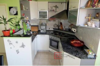 13 2015 38 apartment split