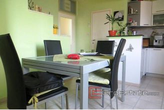 13 2015 38 apartment split