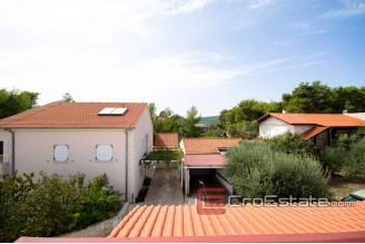 20 2016 110 Brac house garden sea view for sale