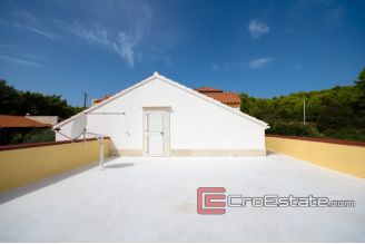 20 2016 110 Brac house garden sea view for sale