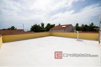 20 2016 110 Brac house garden sea view for sale