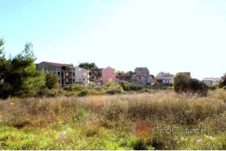 005 708 40 land plot for sale