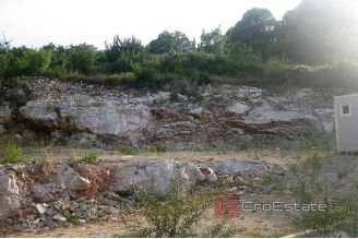 007 705 40 land plot for sale