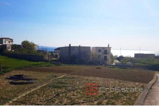 005 2015 84 podstrana building plot for sale