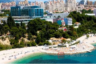 04 2011 75 Split building land sea view sale