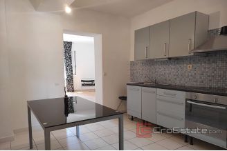 0015 2024 112 komforan dvosoban apartman Split for sale