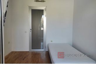 0015 2024 112 komforan dvosoban apartman Split for sale