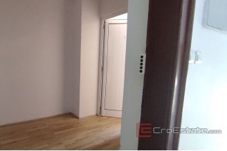0015 2024 112 komforan dvosoban apartman Split for sale