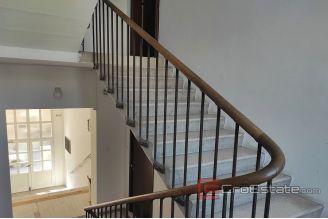 0015 2024 112 komforan dvosoban apartman Split for sale