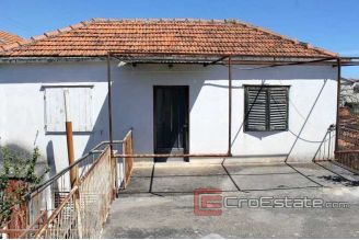 012 2016 230 near trogir house for sale1