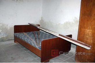 012 2016 230 near trogir house for sale1